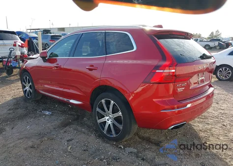 2020 Volvo Xc60 T5 Inscription z USA, uszkodzony, nr VIN YV4102DL8L1512055